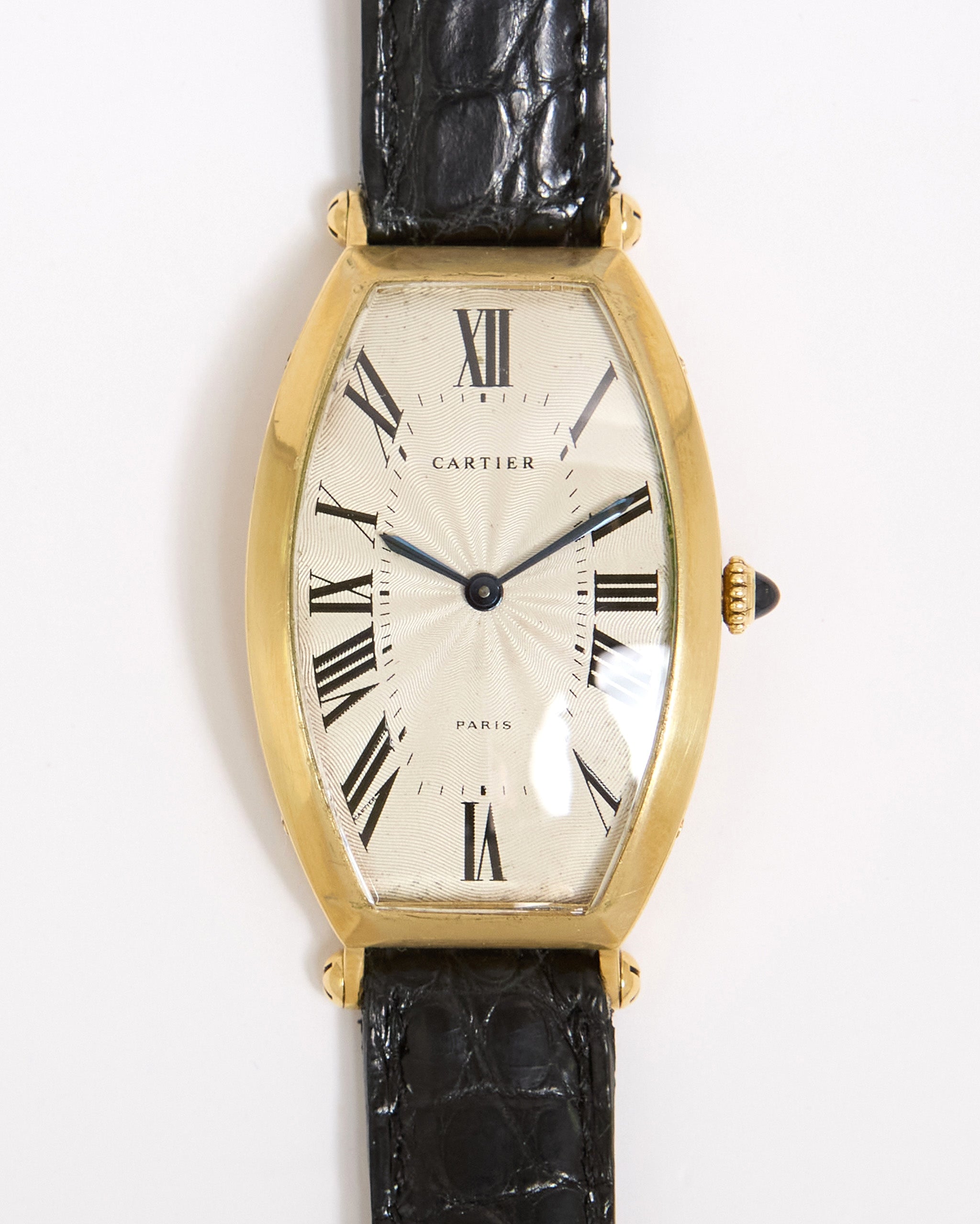 Cartier Tonneau 89590016 Paris Dial in Yellow Gold on Leather Strap and Buckle