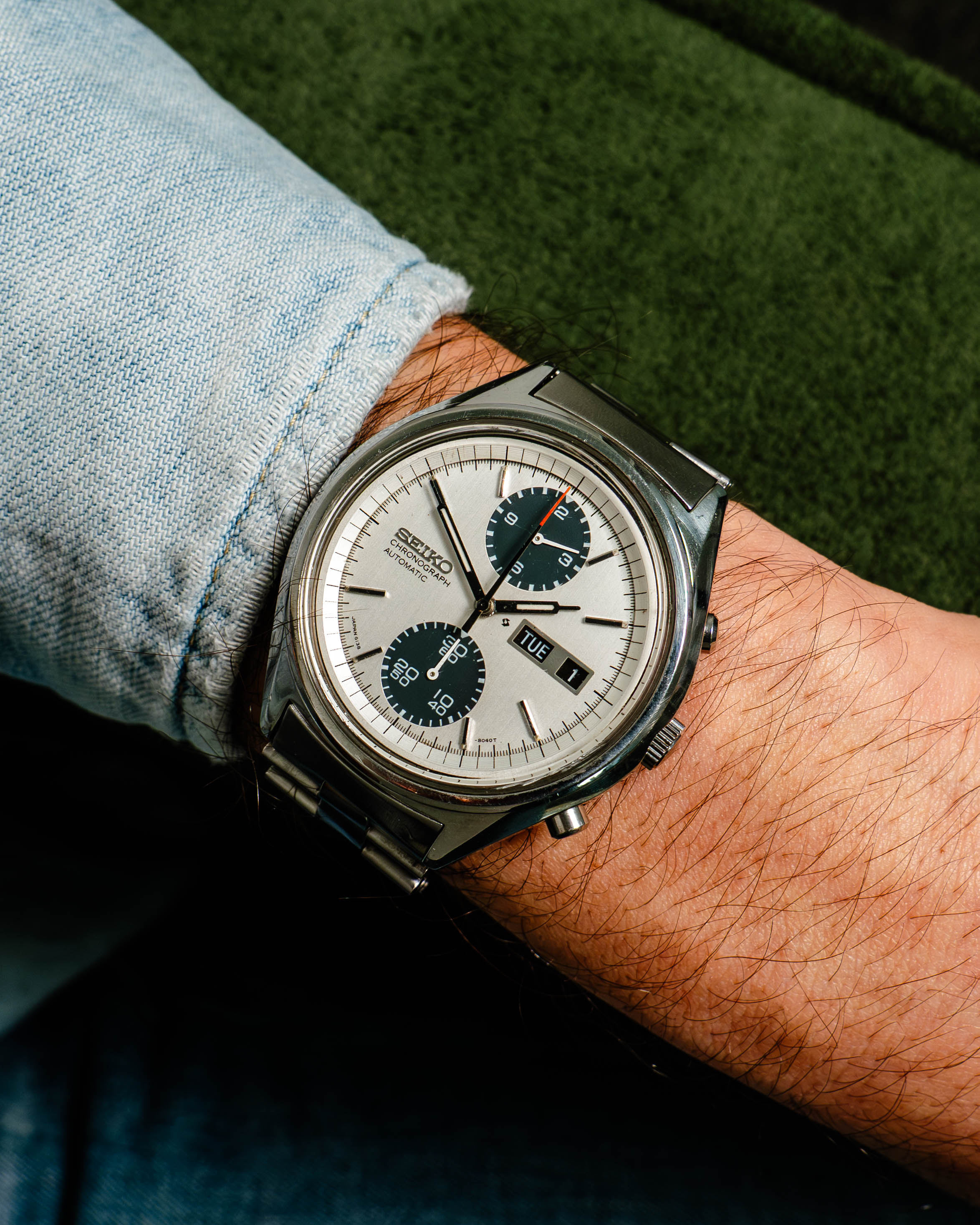 Seiko Chronograph "Panda" 6138-8020 White Dial in Steel Case on Steel Bracelet