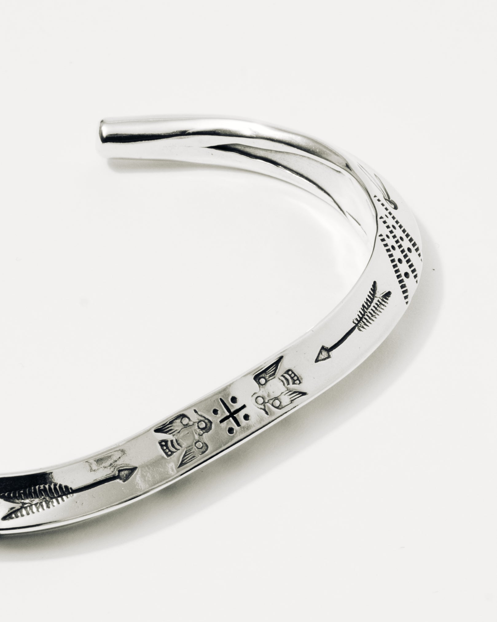 Men's Thin Triangle Tapered End Bracelet (Arrow & Thunderbird)