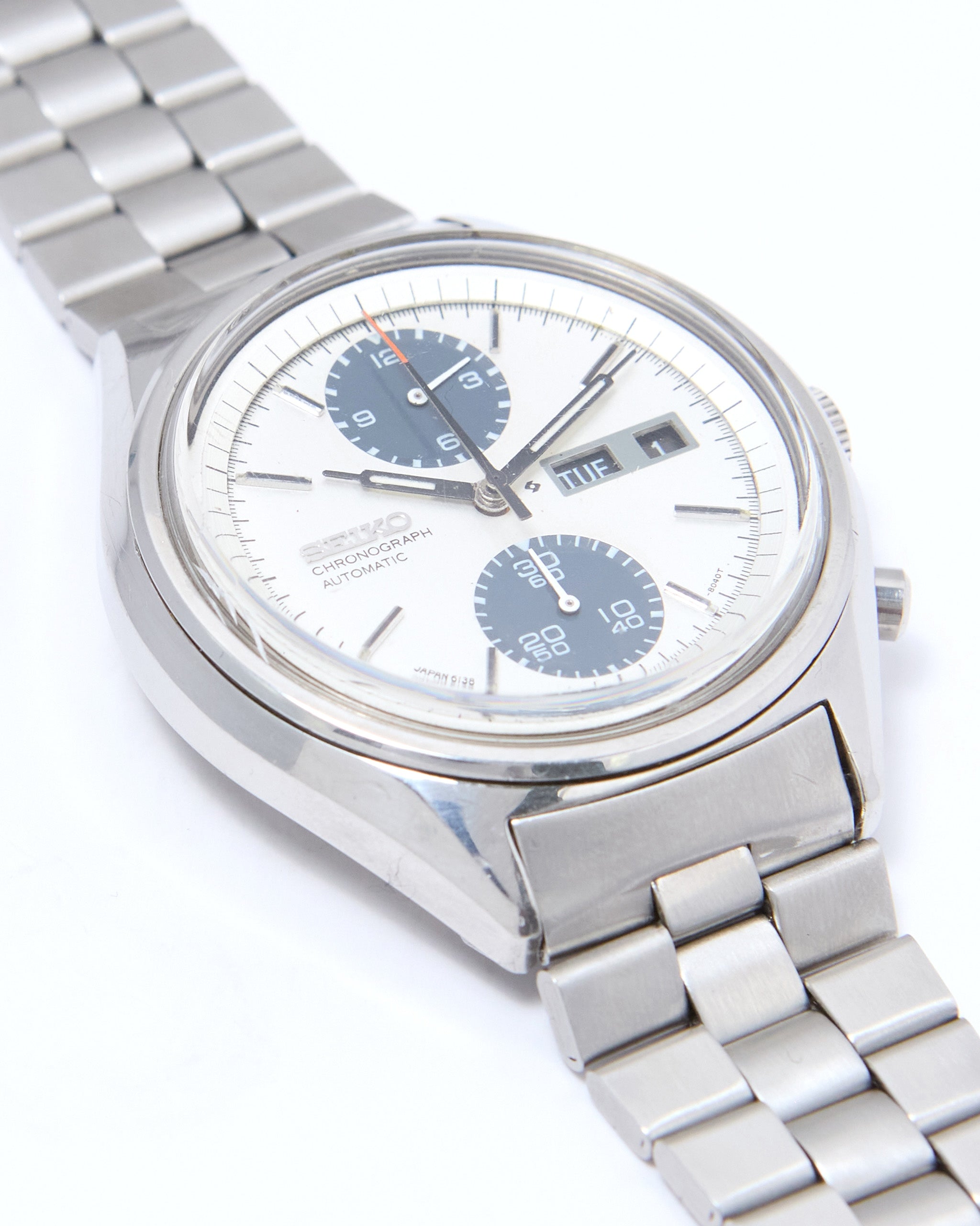 Seiko Chronograph "Panda" 6138-8020 White Dial in Steel Case on Steel Bracelet