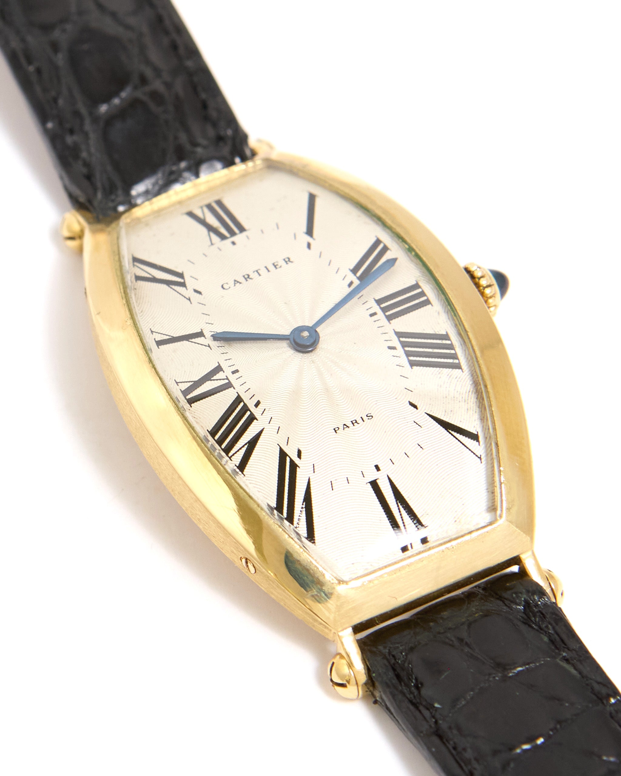 Cartier Tonneau 89590016 Paris Dial in Yellow Gold on Leather Strap and Buckle