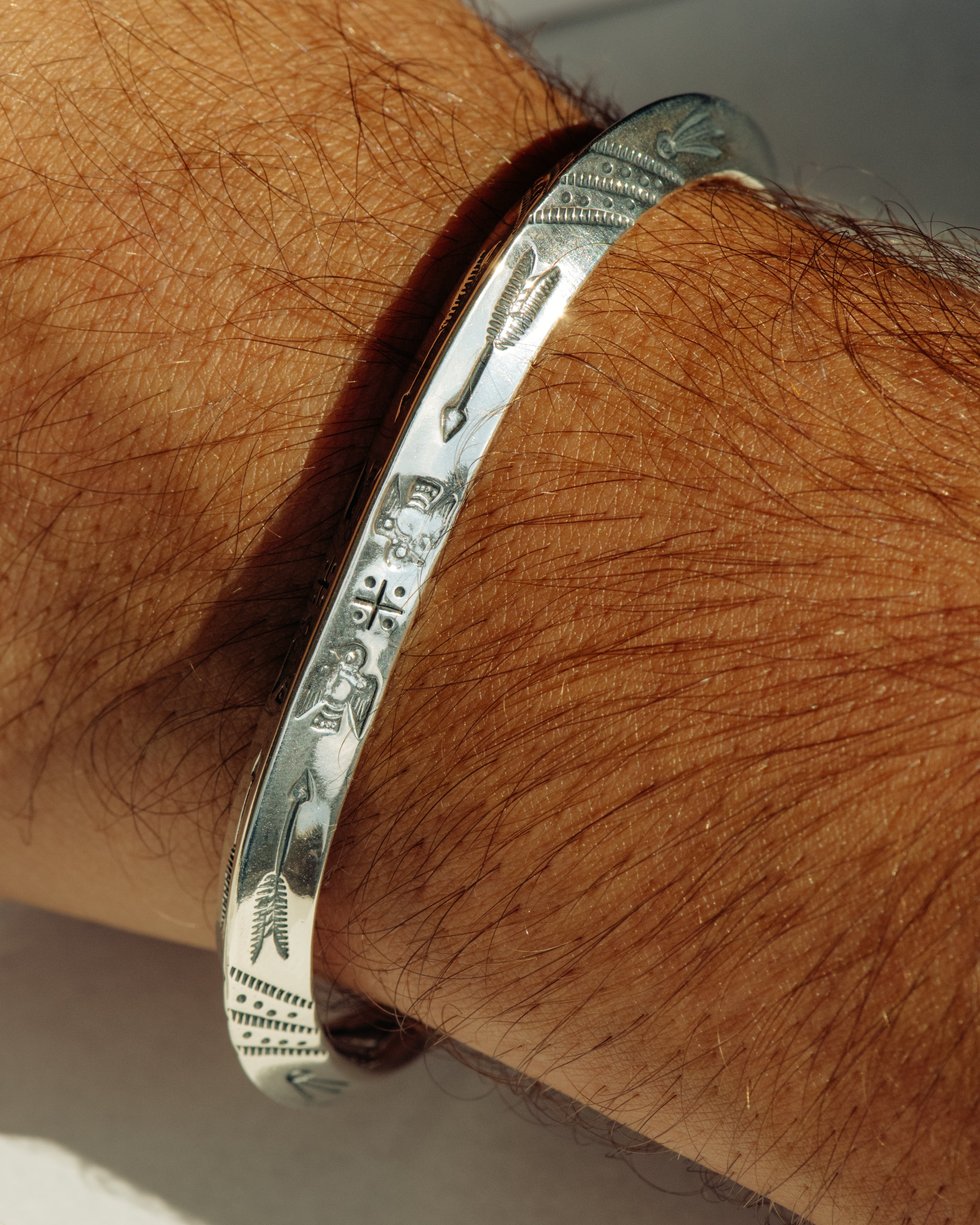 Men's Thin Triangle Tapered End Bracelet (Arrow & Thunderbird)