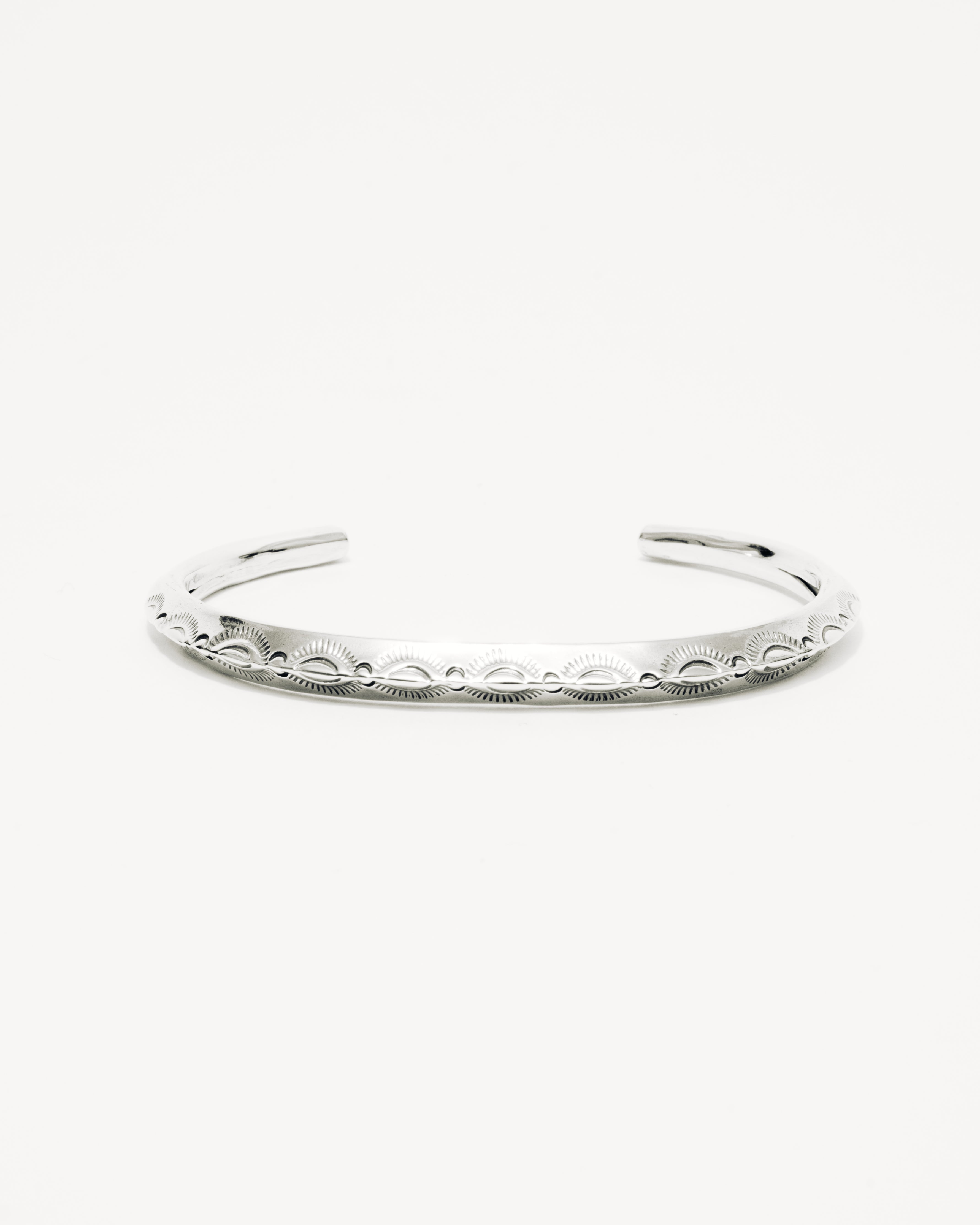 Men's Thin Triangle Tapered End Bracelet (Leaf)