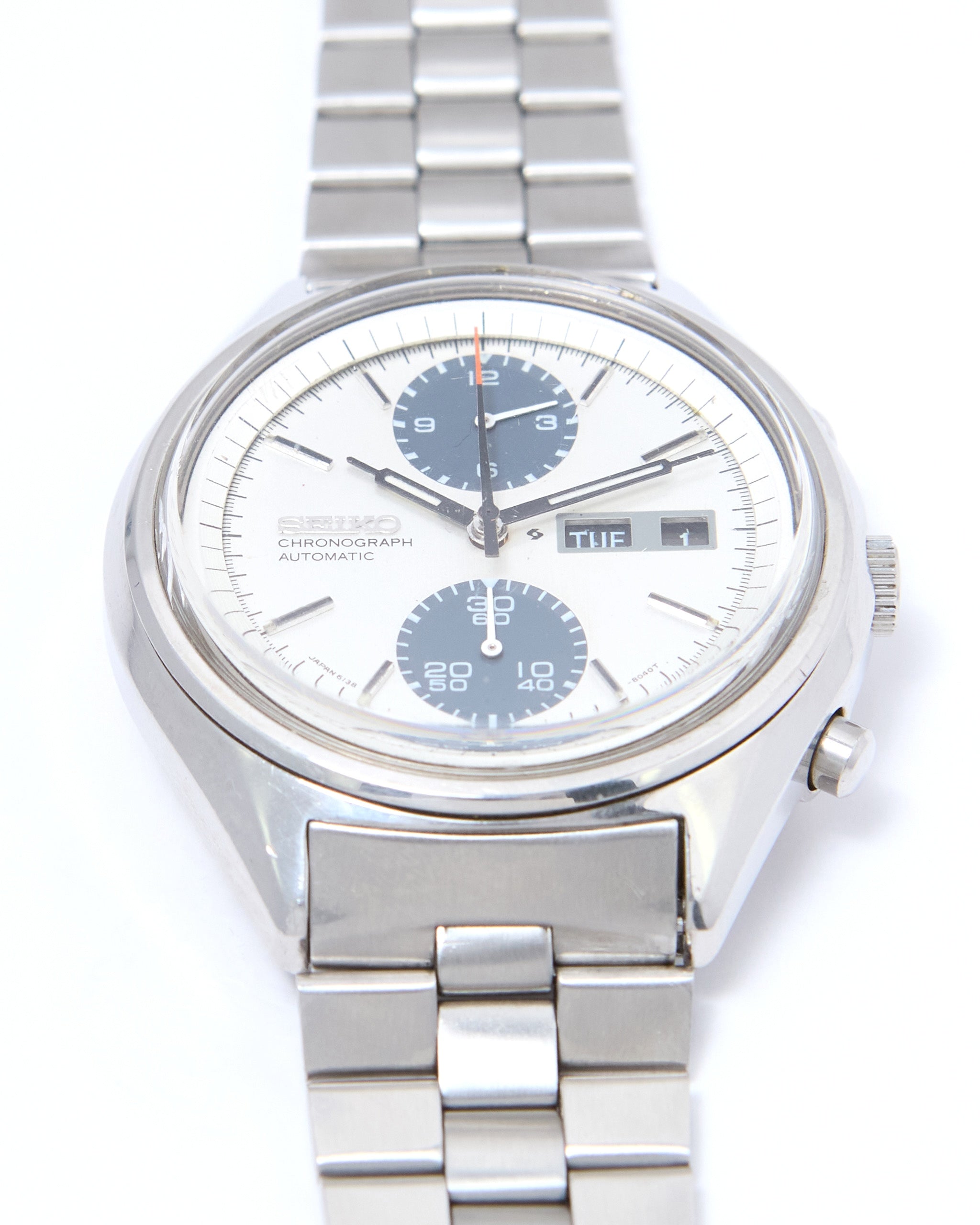 Seiko Chronograph "Panda" 6138-8020 White Dial in Steel Case on Steel Bracelet