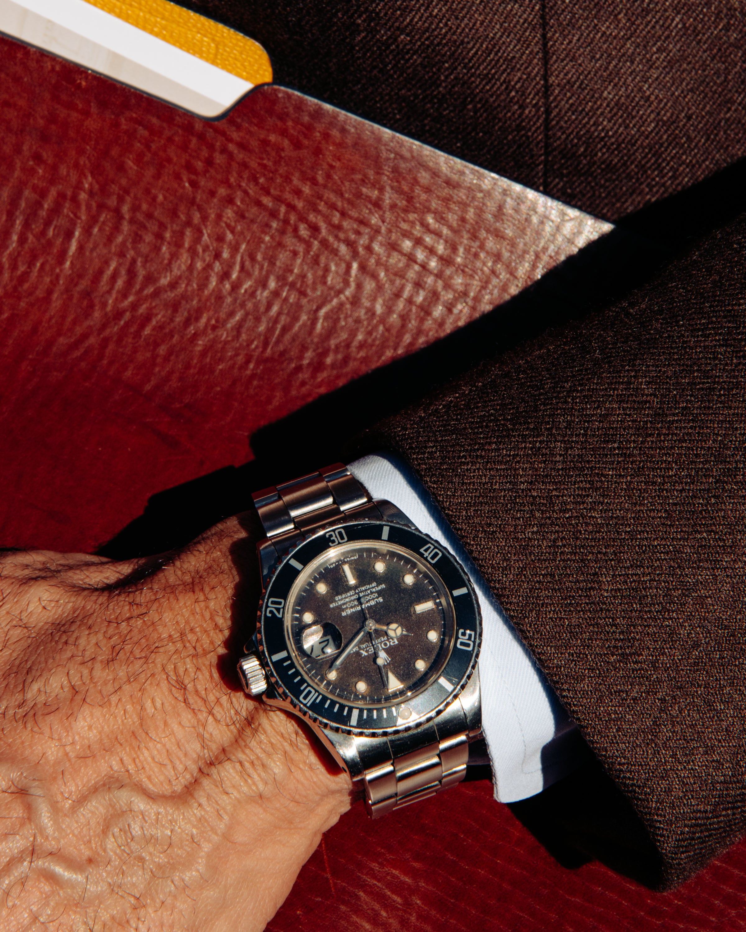 Rolex submariner outlet date wrist